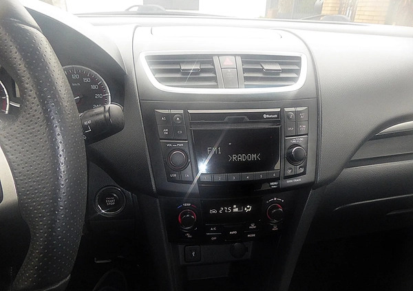 Suzuki Swift cena 28900 przebieg: 136000, rok produkcji 2012 z Radom małe 301